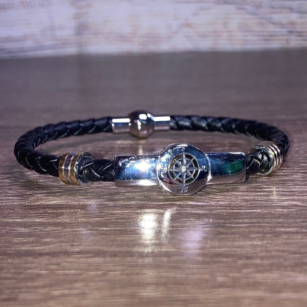 Mens -Grandson Leather Bracelet The Danbury Mint